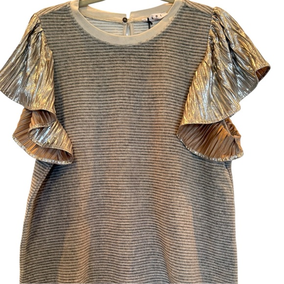 NWT THML Taupe Velvet Ribbed Top With Metallic Pleated Flutter Sleeve - Picture 3 of 7